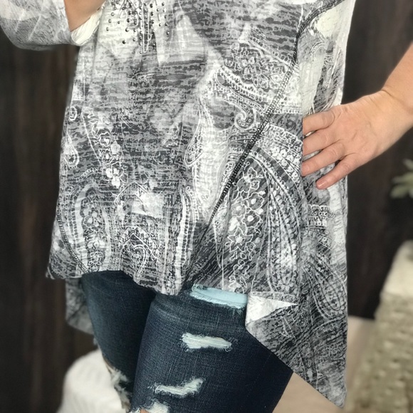 Unity World Wear top - Picture 4 of 5